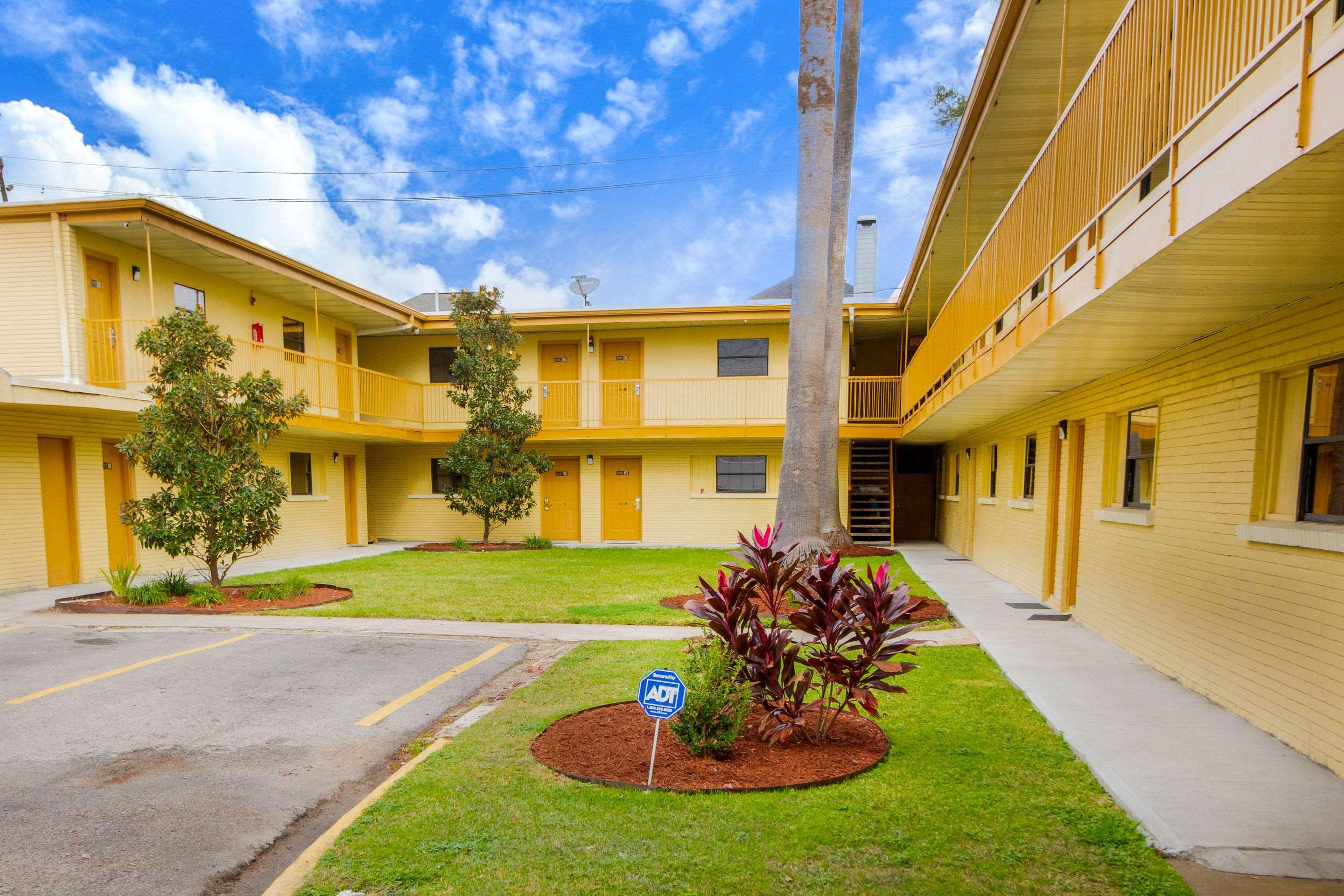 Rodeway Inn & Suites Houston Near Medical Center Exterior foto